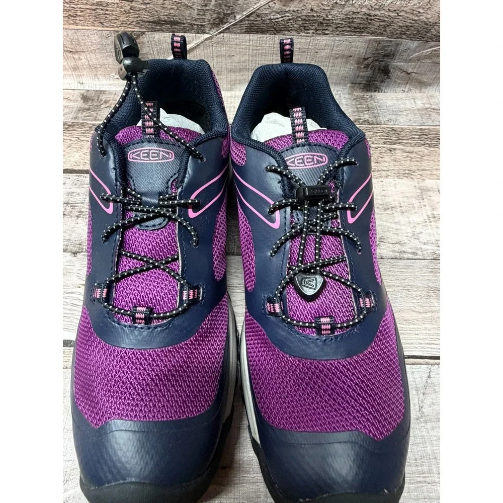 New Keen Children Wanduro Low Height Waterproof Boots Size 5 Purple